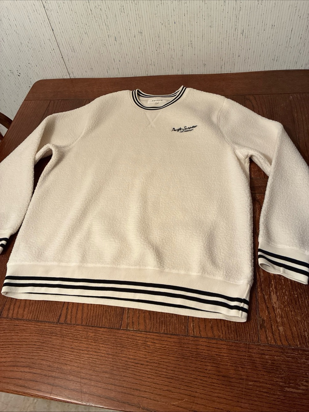PacSun Sherpa Crew Neck Sweater Men’s M Long Sleeve Embroidered Ivory Unisex